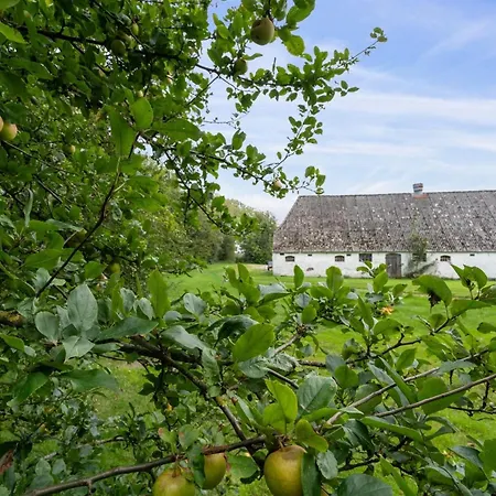 Landuin - 30km From The Sea By Interhome