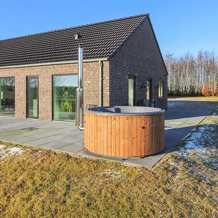 Сasa de vacaciones Landuin - 30km From The Sea By Interhome *